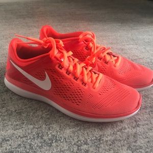 Nike women’s flex 2016 RN shoes bright mango